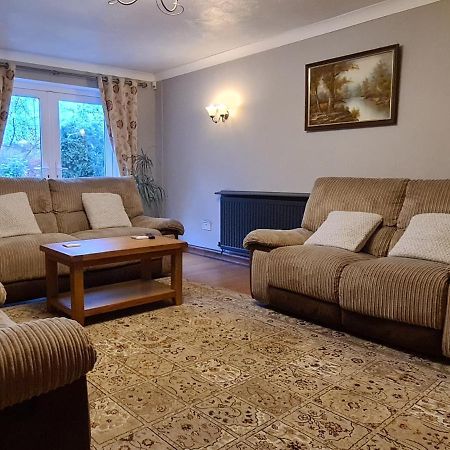 Spacious, 5 Bed House For 9 In Chester Esterno foto