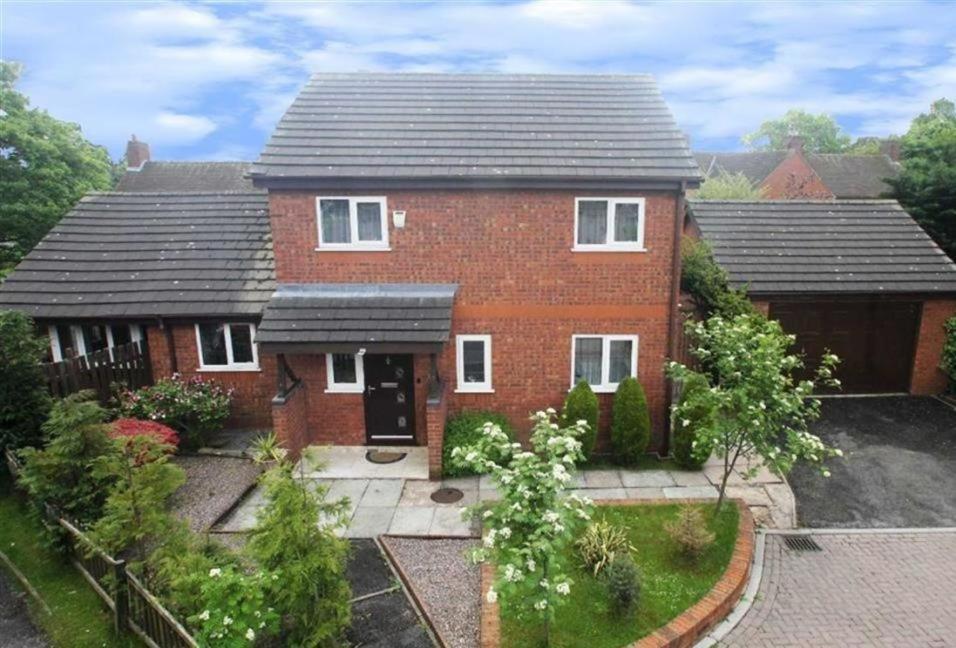 Spacious, 5 Bed House For 9 In Chester Esterno foto