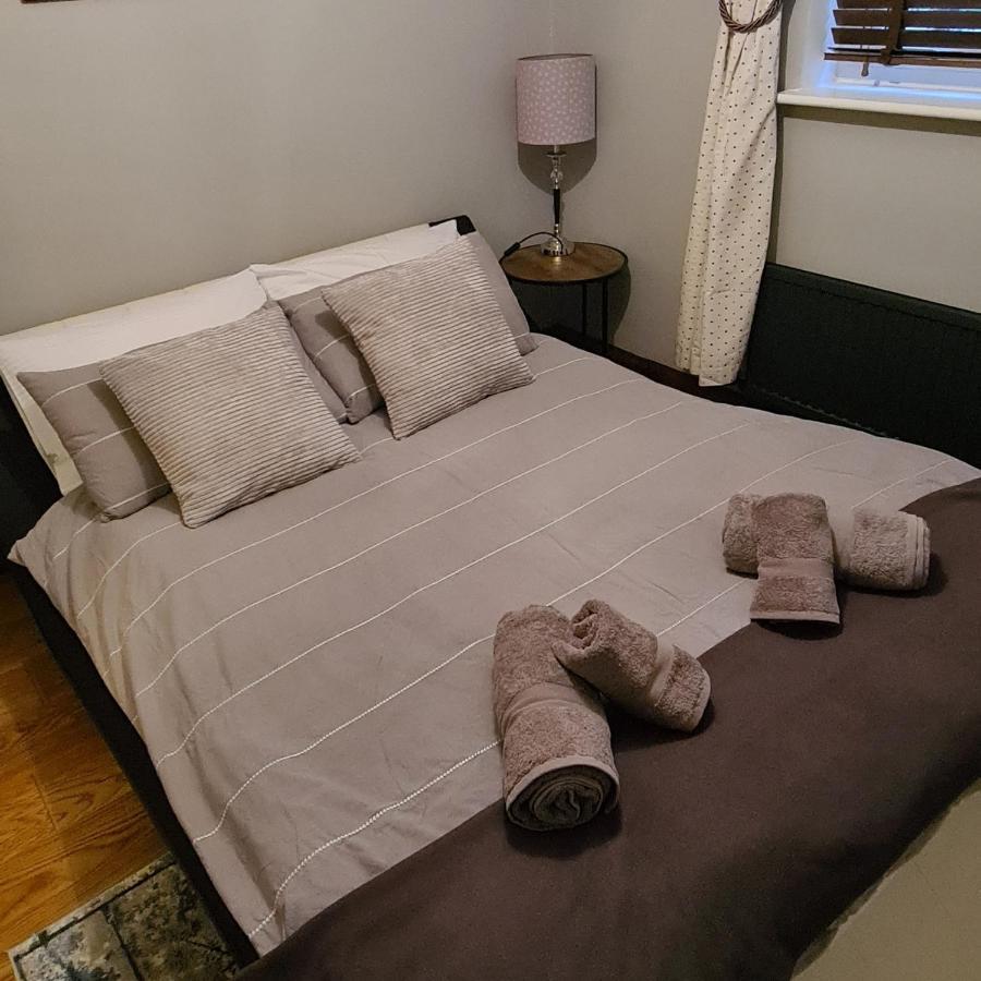 Spacious, 5 Bed House For 9 In Chester Esterno foto