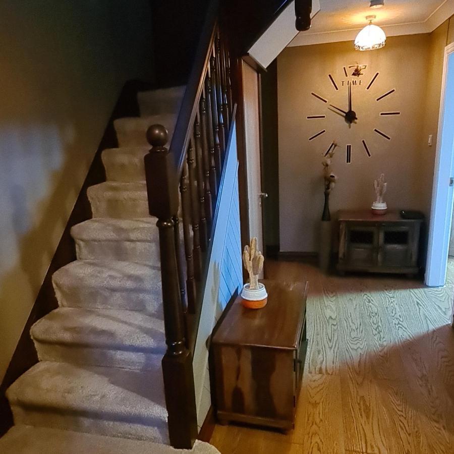 Spacious, 5 Bed House For 9 In Chester Esterno foto